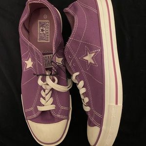 Women’s Converse Size 11